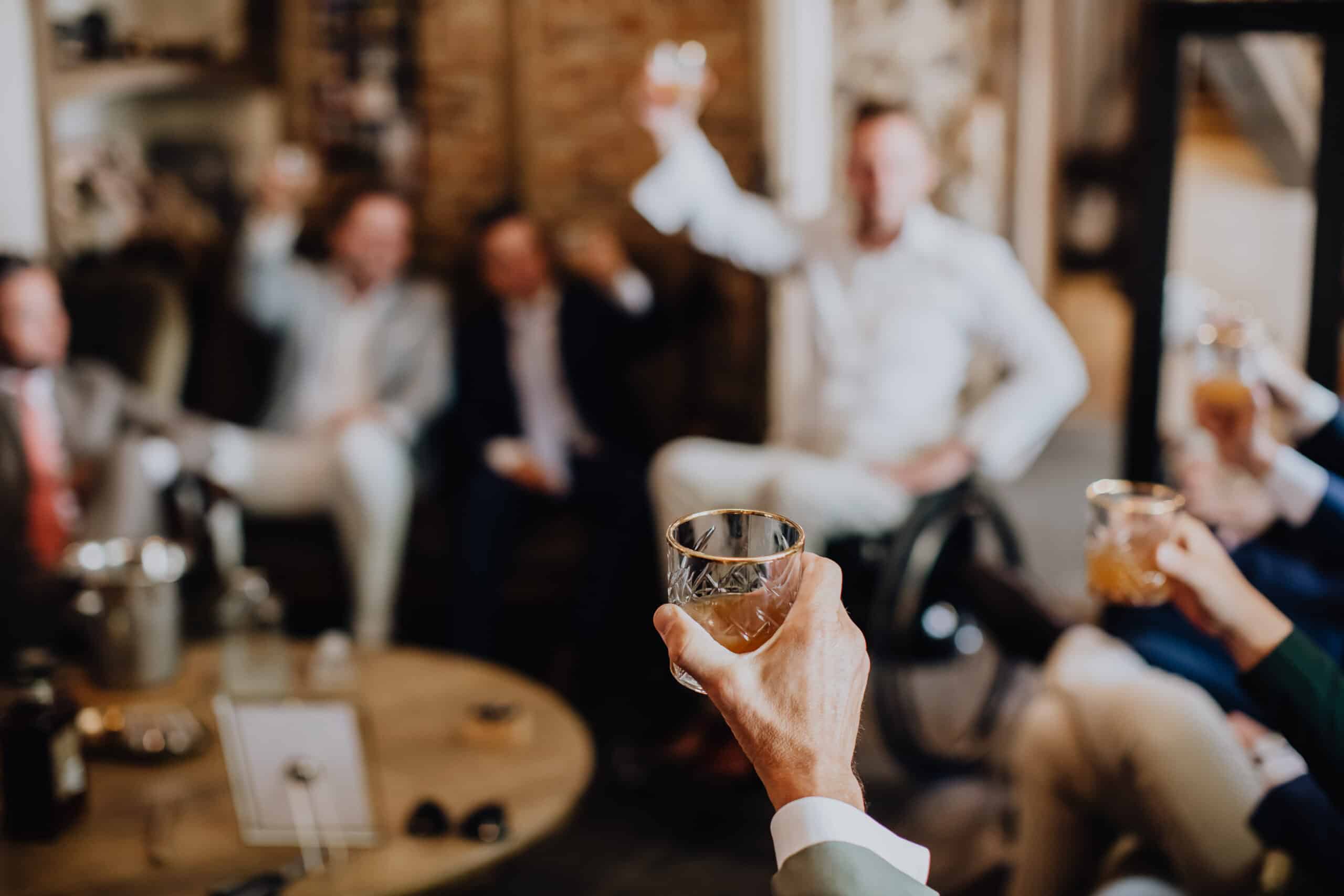 Organiseren van een huwelijksweekend: de pro's en contra's.