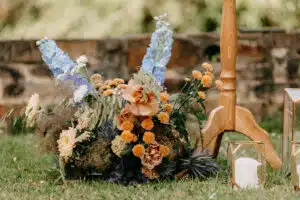 Hergebruik bloemontwerpen op je trouwdag.