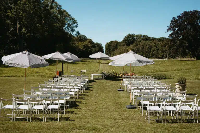 Trouwen in Franrkijk met een stijlvolle bloemstyling in Normandië.